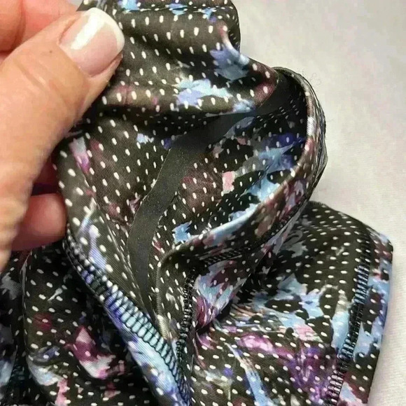 Lululemon What The Sport Short Floral Sport Tranquil Blue Purple Womens Size 4 - Picture 9 of 12